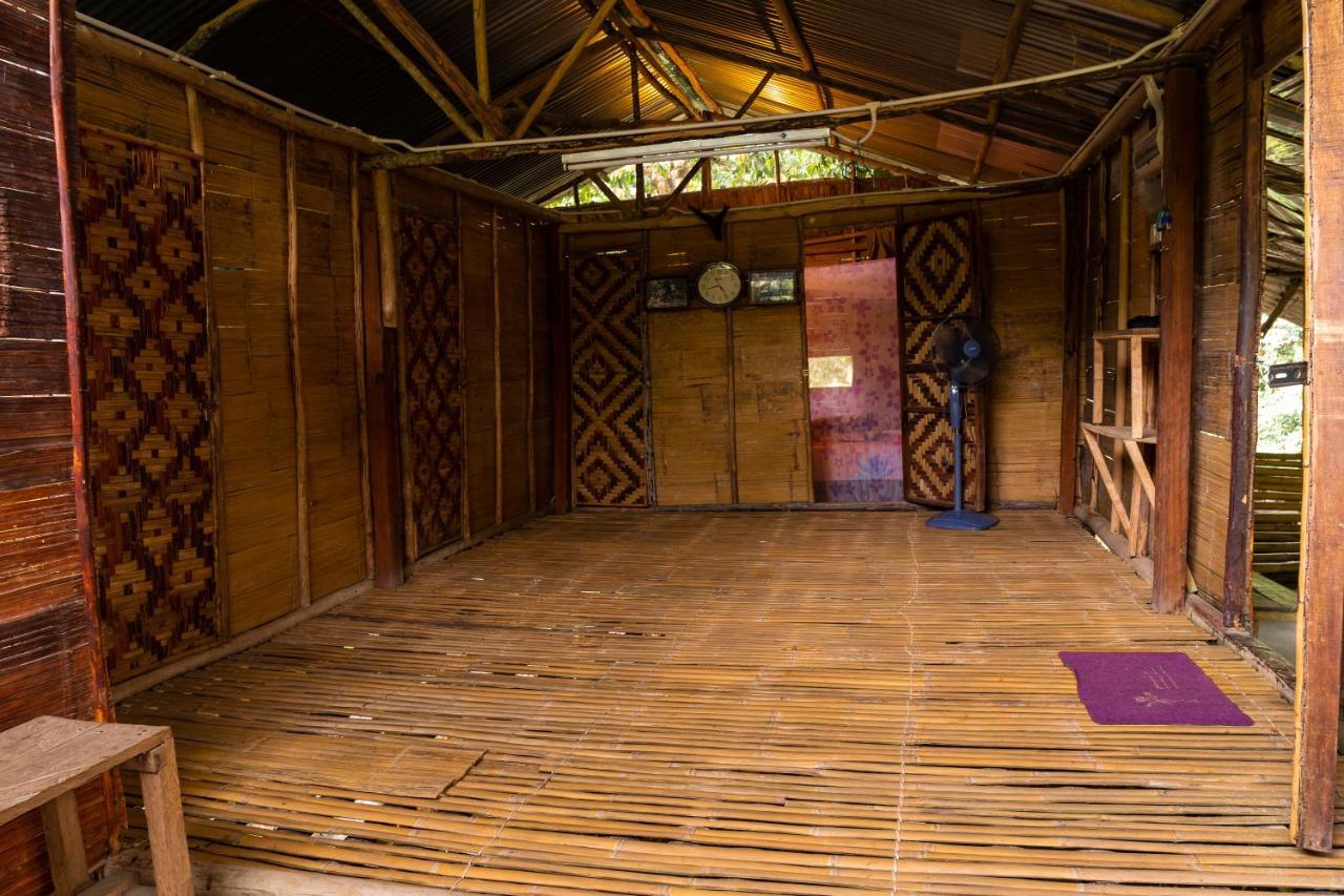 Rain Forest Inn Ringlet エクステリア 写真