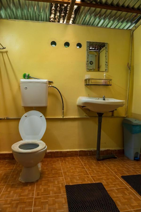Rain Forest Inn Ringlet エクステリア 写真